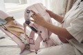 pol_pl_BABYBJORN-lezaczek-BLISS-3D-Jersey-Jasny-Roz-30843_4.jpg