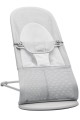 pol_pl_BABYBJORN-lezaczek-BALANCE-SOFT-MESH-Szary-Bialy-9872_10.jpg