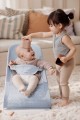 pol_pl_BABYBJORN-lezaczek-BALANCE-SOFT-MESH-Niebieski-Bialy-16960_6.jpg