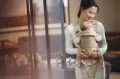 pol_pl_BABYBJORN-MINI-Woven-nosidelko-bezowe-33978_6.jpg