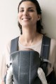 pol_pl_BABYBJORN-MINI-3D-Jersey-nosidelko-Ciemny-Szary-4197_11.jpg