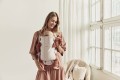 pol_pl_BABYBJORN-MINI-3D-Jersey-nosidelko-Jasny-bez-30840_19.jpg