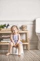 pol_pl_BABYBJORN-nocnik-fotelik-bialy-7364_2.jpg